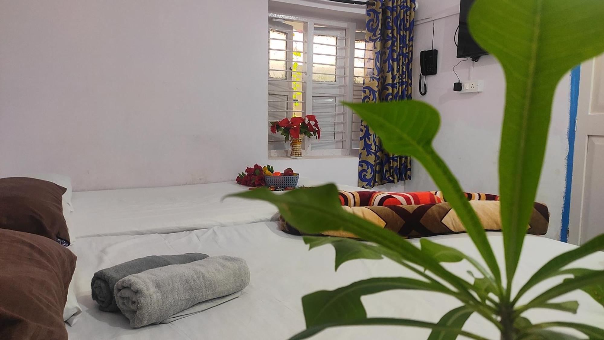 Adh Amilia Gardens Hotel Narasimharaja Puram Eksteriør billede