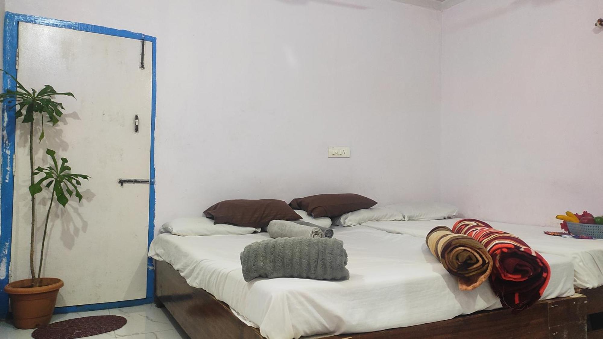 Adh Amilia Gardens Hotel Narasimharaja Puram Eksteriør billede